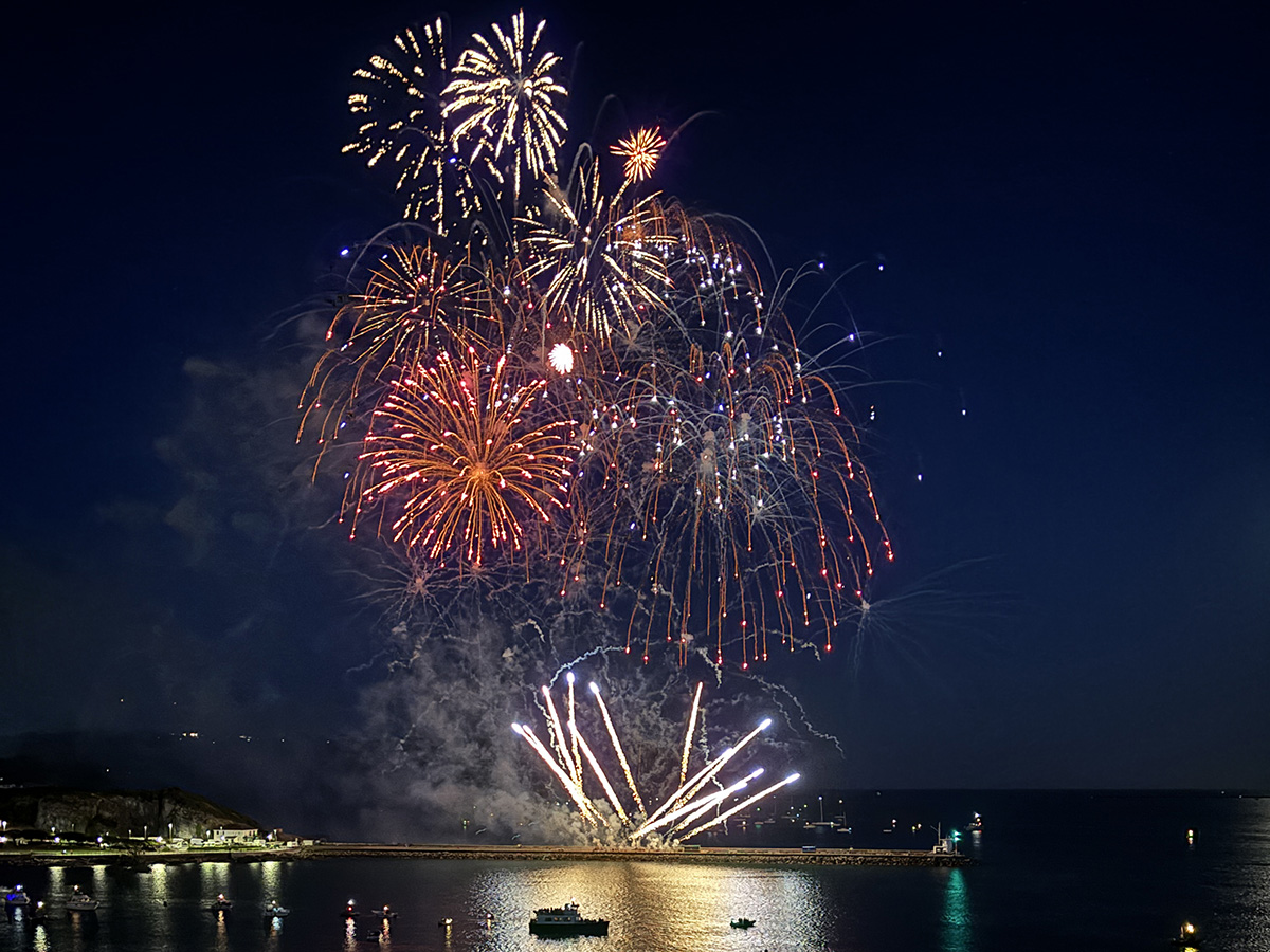 Save Big with Wholesale Fireworks at Radcliffe Fireworks Shop